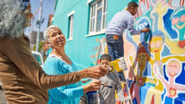 Volunteers painting toegther