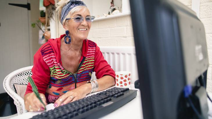Women on laptop